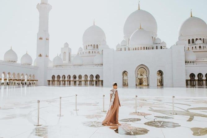 Abu Dhabi Day Tour from Dubai (Grand Mosque + Heritage Village)